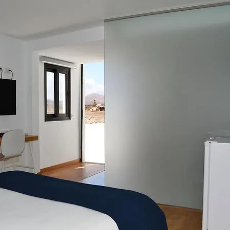 Con Bano Y Entrada Independiente La Santa