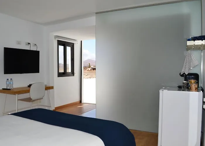 Con Bano Y Entrada Independiente La Santa