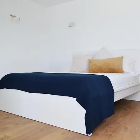 Con Bano Y Entrada Independiente * La Santa